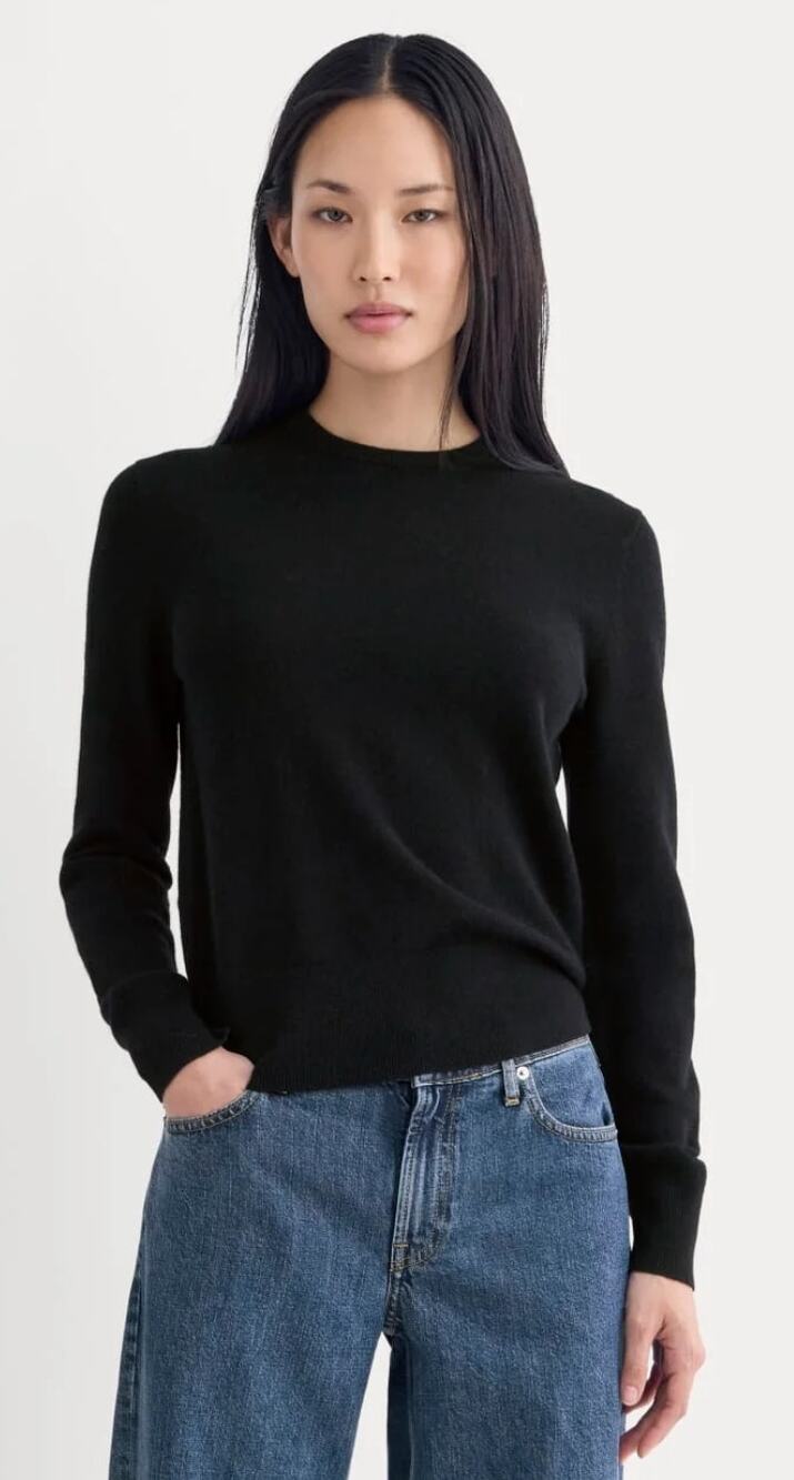 Everlane Black Cashmere Slim Crew Sweater Minimalist Classic Size L Cozy Layer